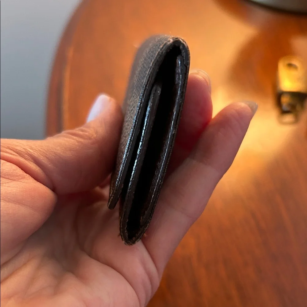 Louis Vuitton Checkered Key Holder with Gold Accent - Picture 5 of 15